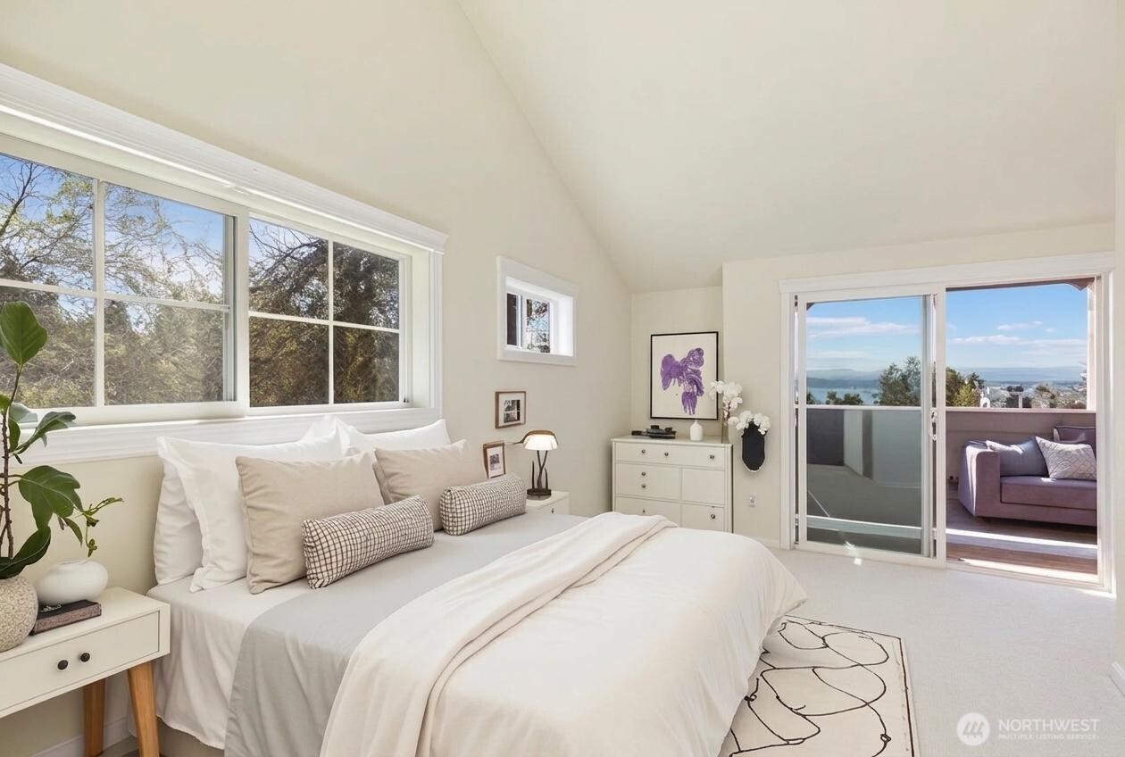 7114 California Avenue SW Unit: F