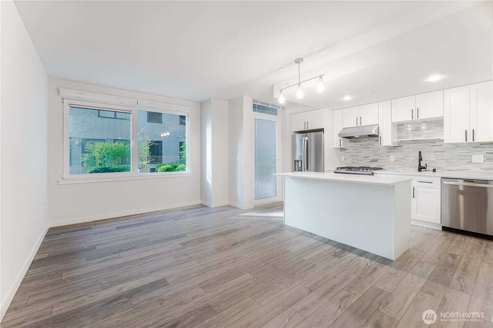 76 Cedar Street Unit: 303