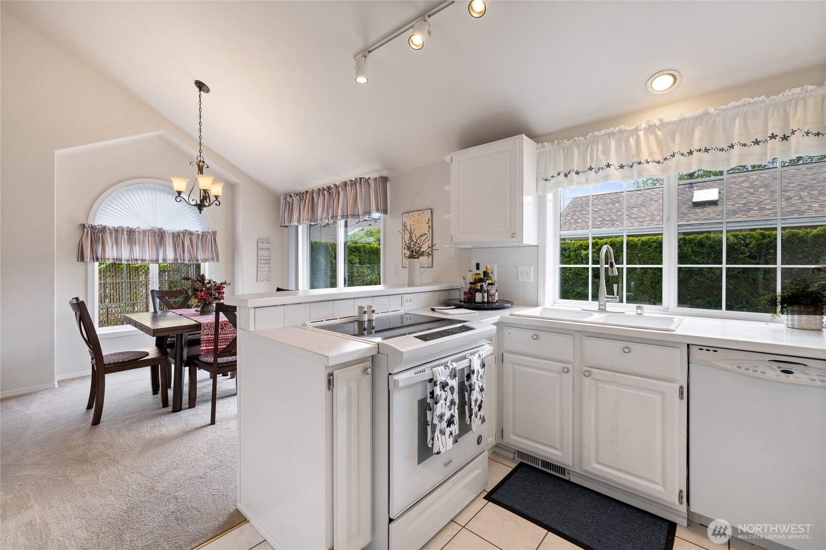 34 Lakewood Oaks Drive SW