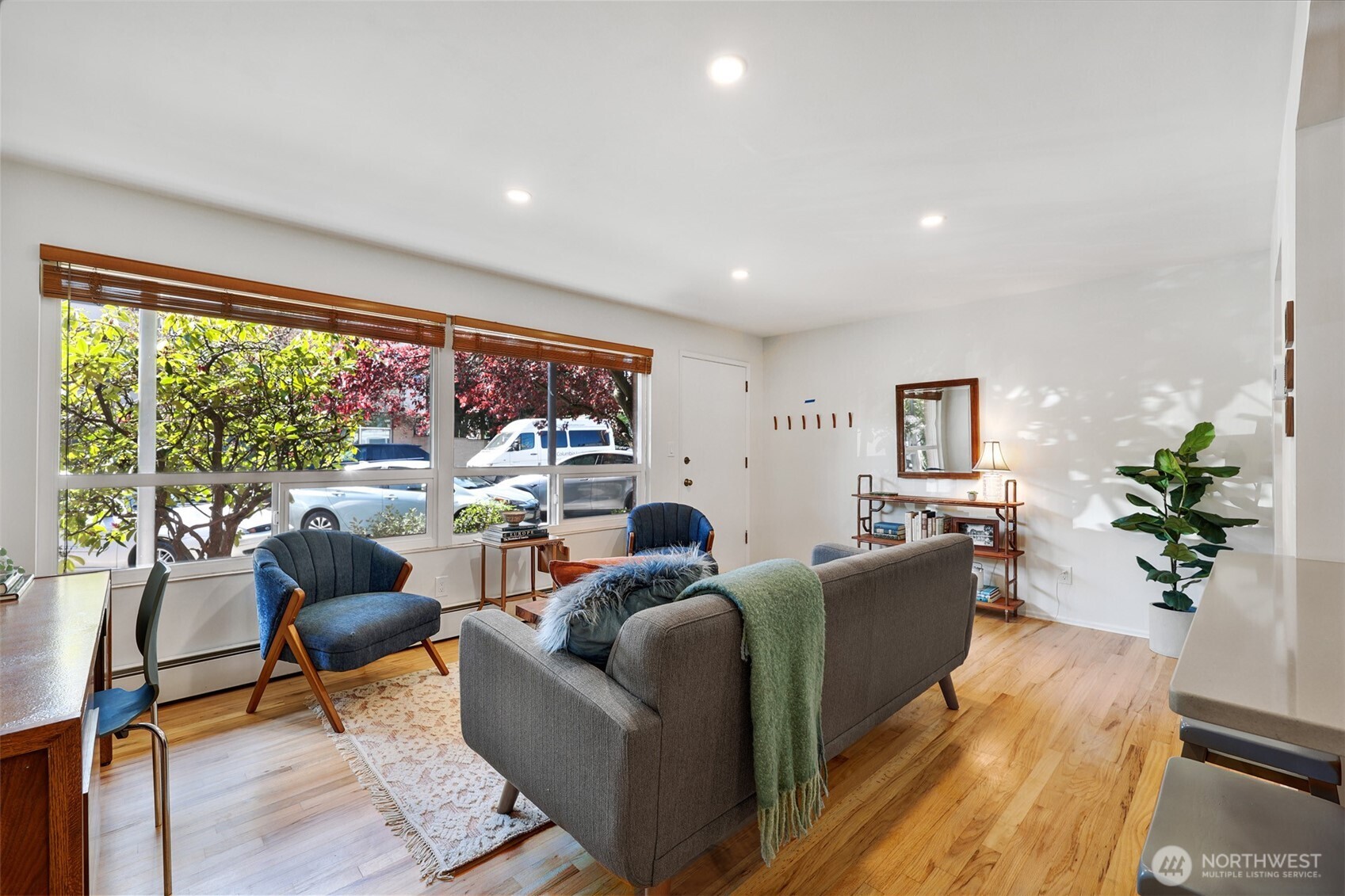 4710 Dayton Avenue N Unit: 2