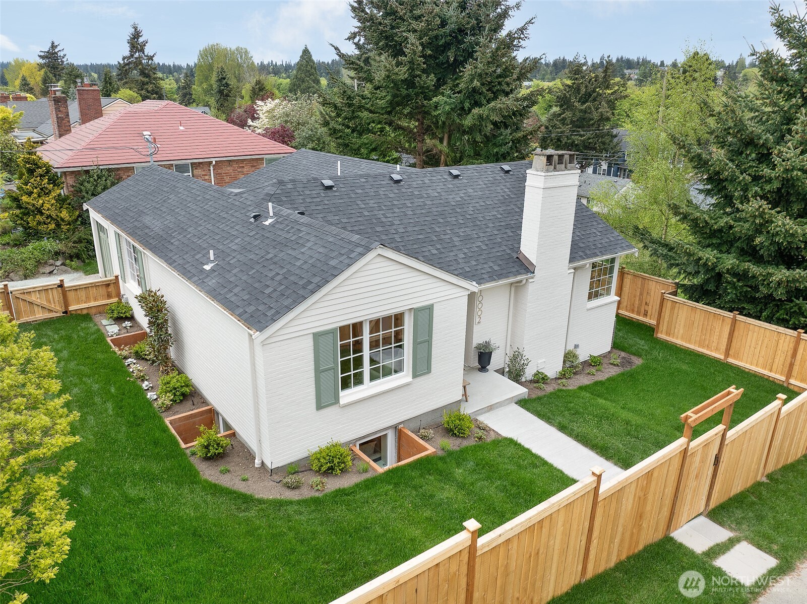 10002 9th Avenue NW