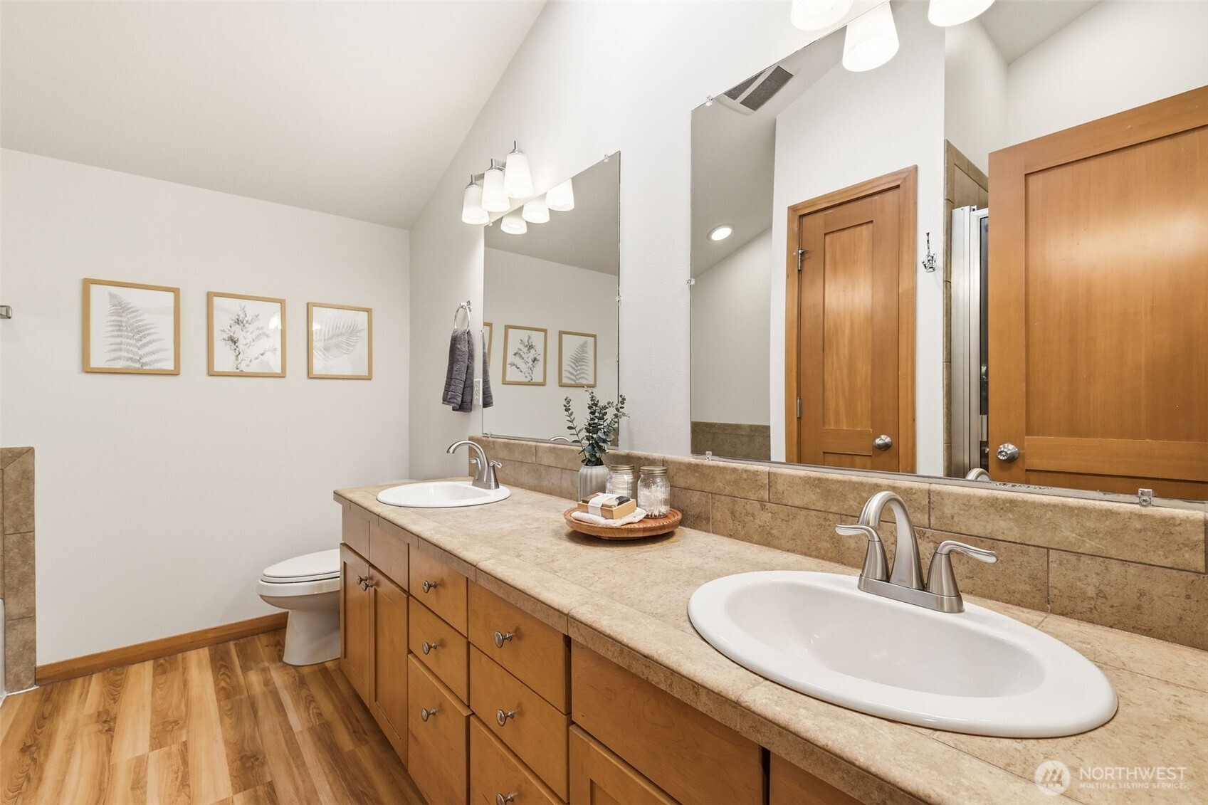 9243 Ashworth Avenue N Unit: B