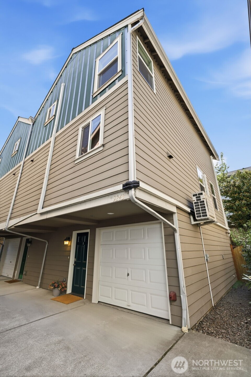 9243 Ashworth Avenue N Unit: B