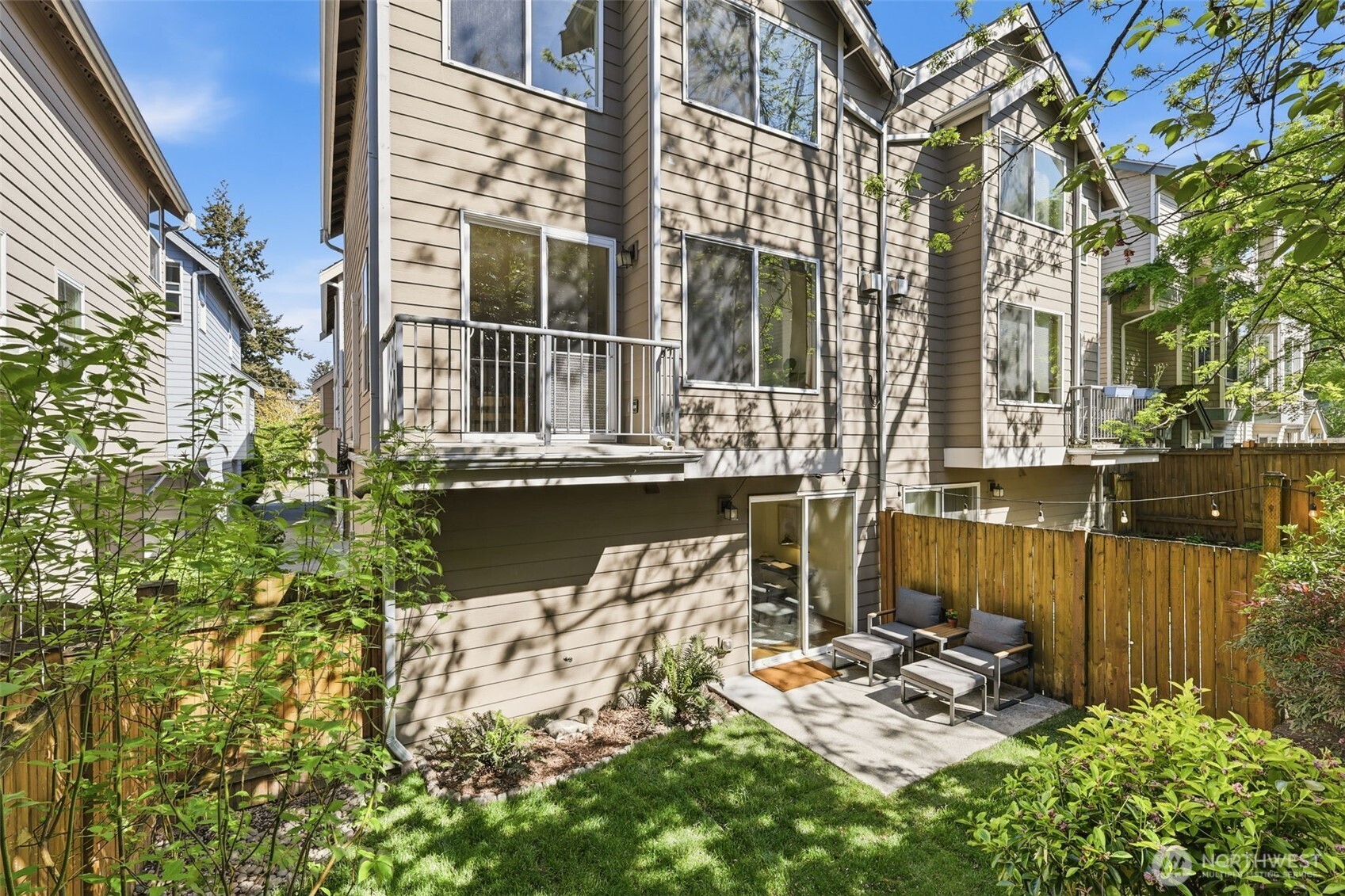 9243 Ashworth Avenue N Unit: B