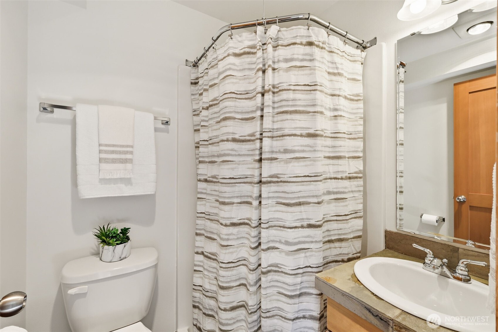 9243 Ashworth Avenue N Unit: B