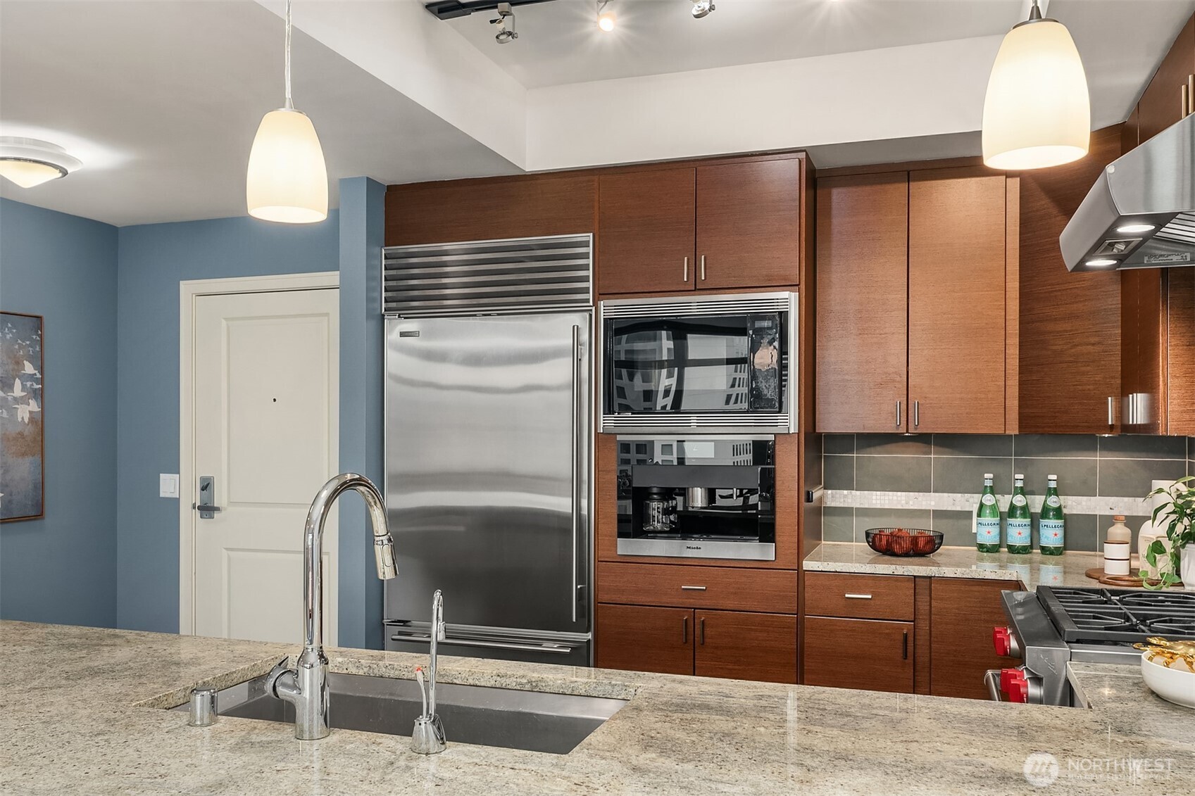 819 Virginia Street Unit: 3304