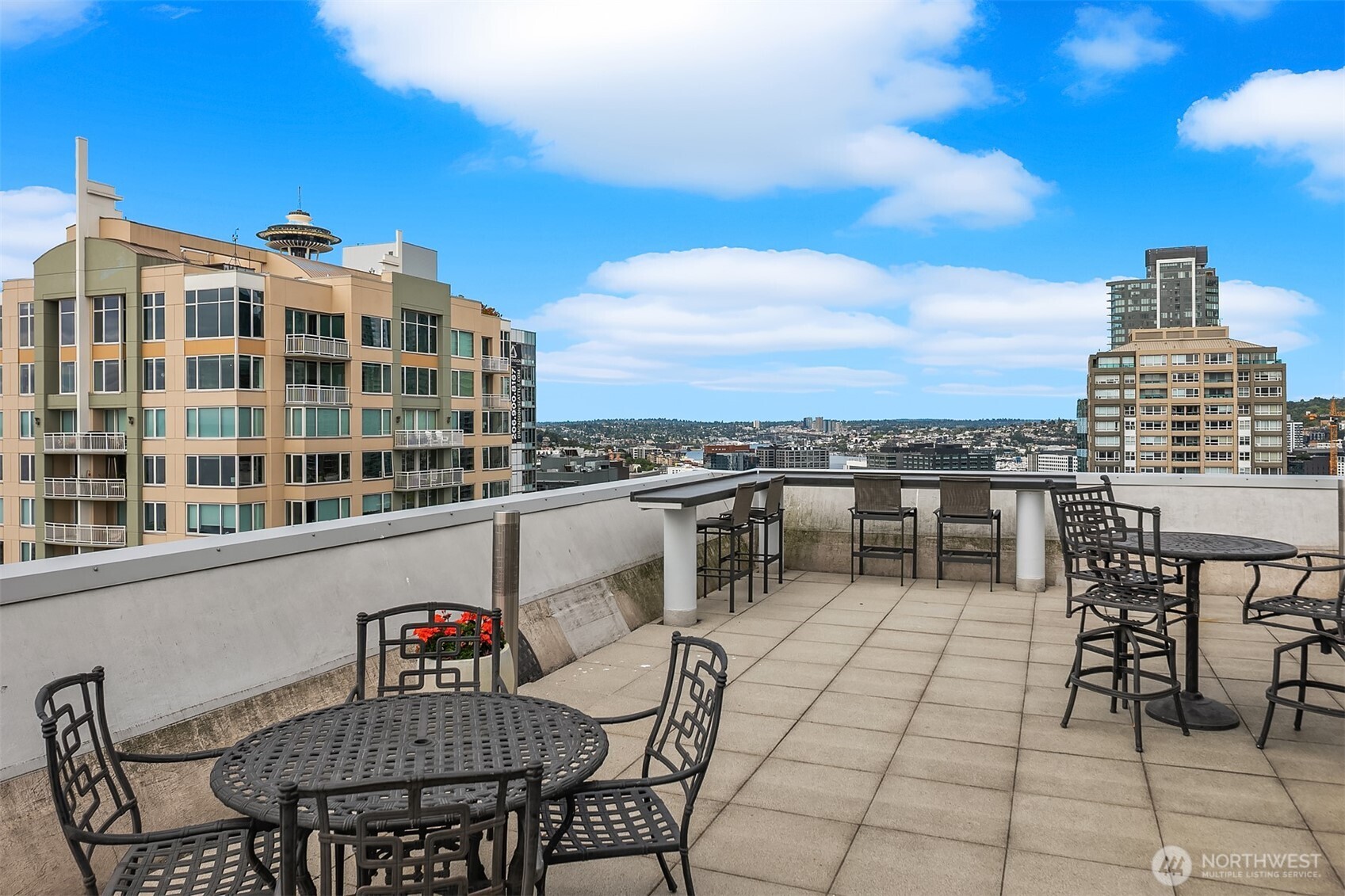 121 Vine Street Unit: 2506