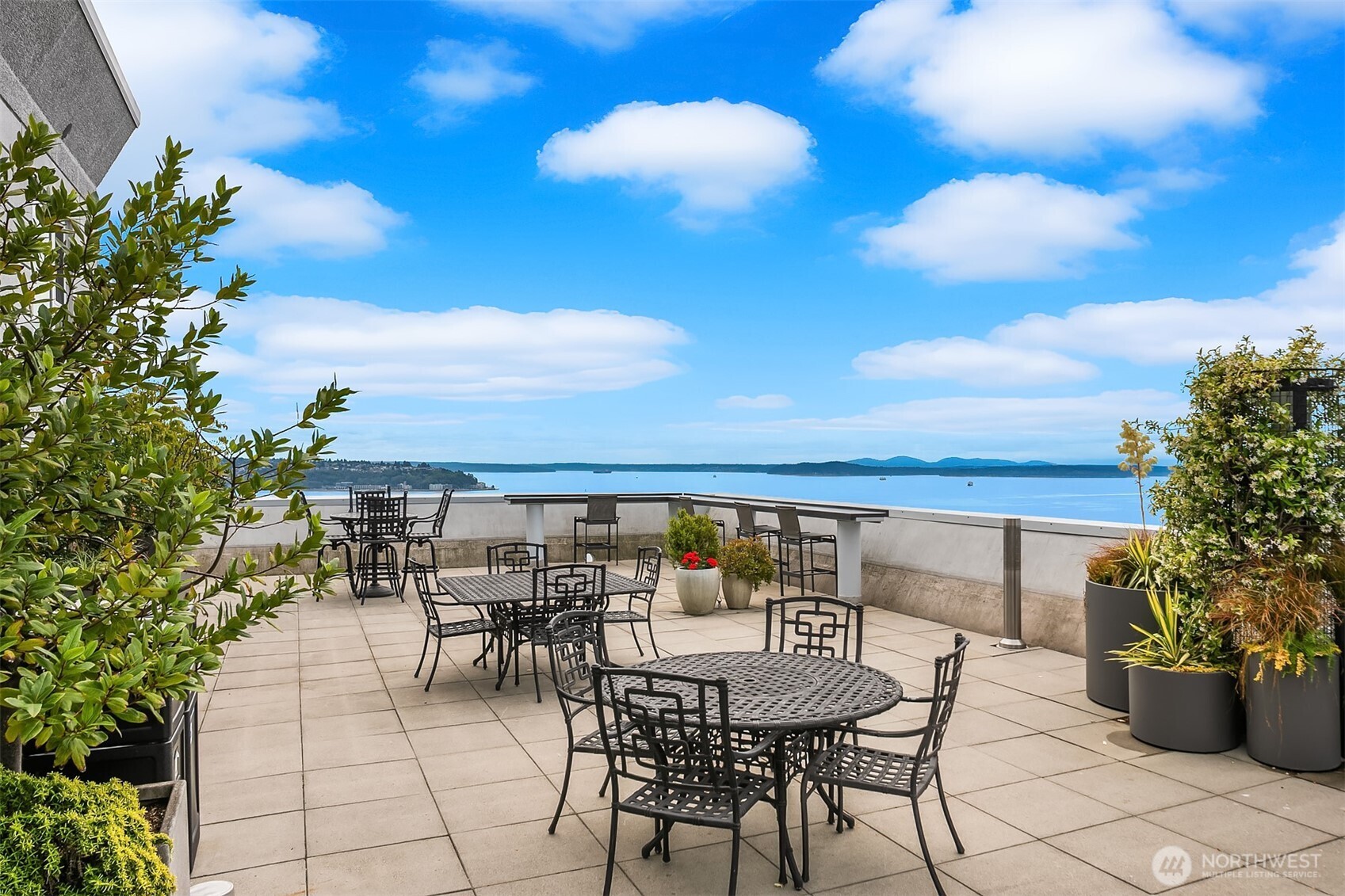 121 Vine Street Unit: 2506