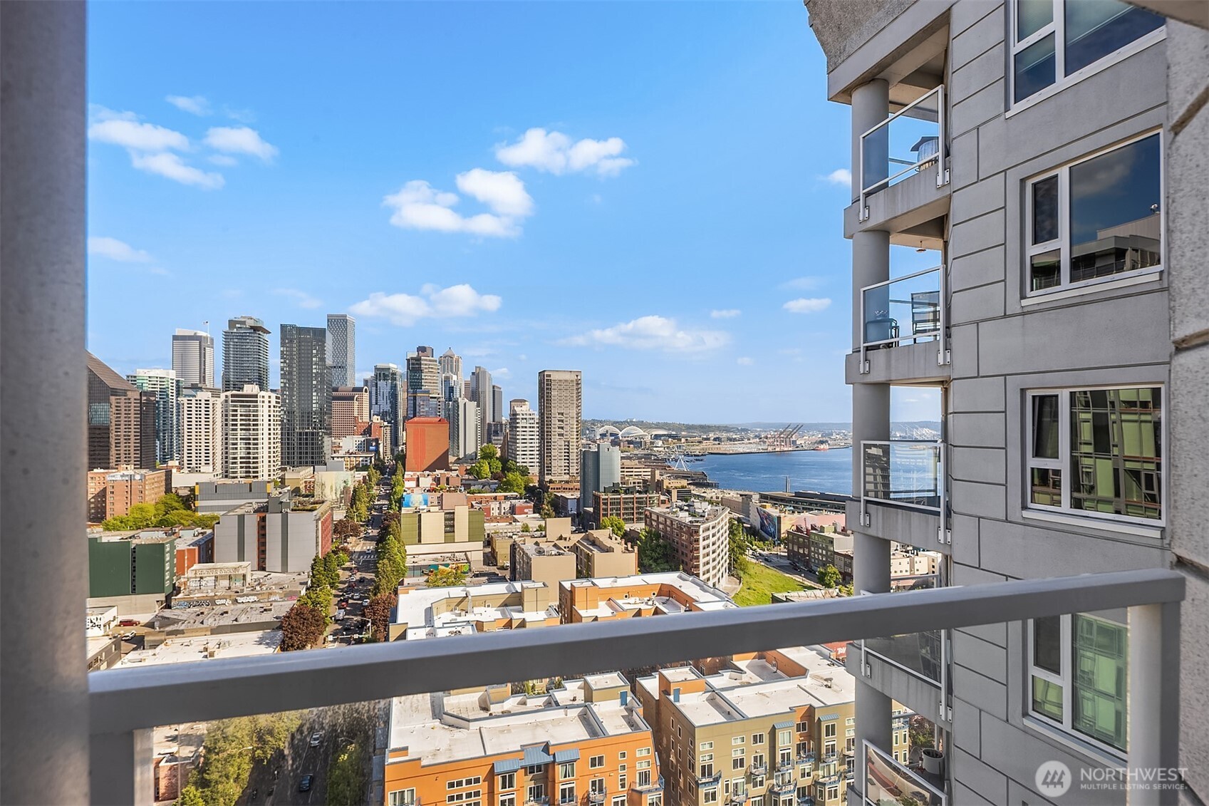 121 Vine Street Unit: 2506