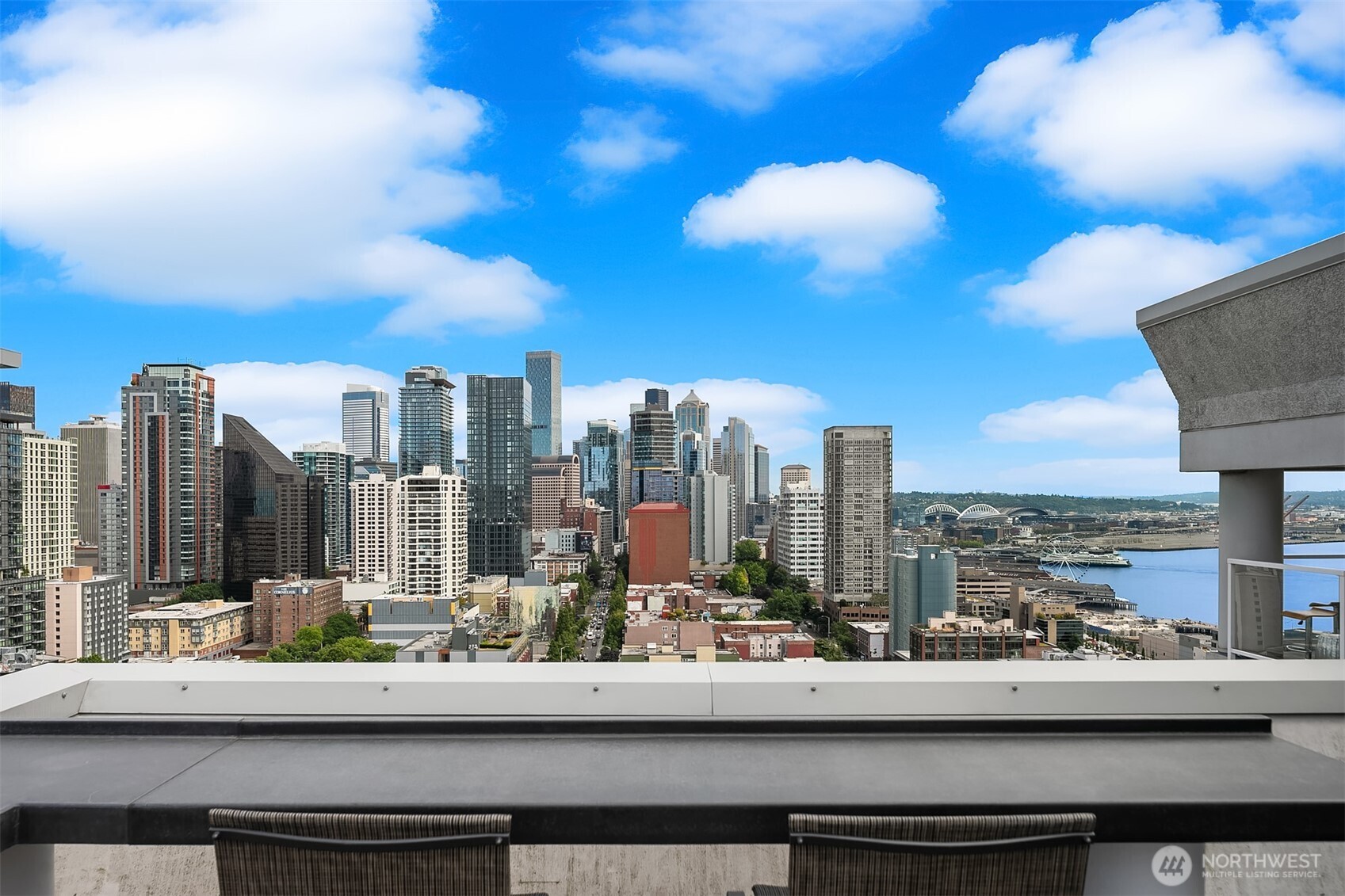 121 Vine Street Unit: 2506