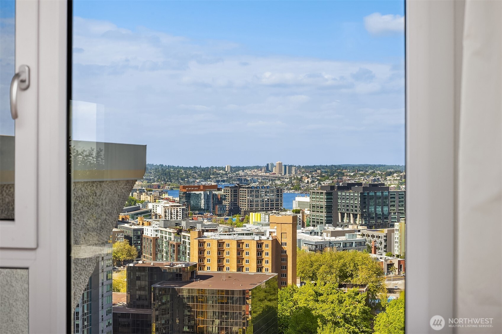 121 Vine Street Unit: 2506