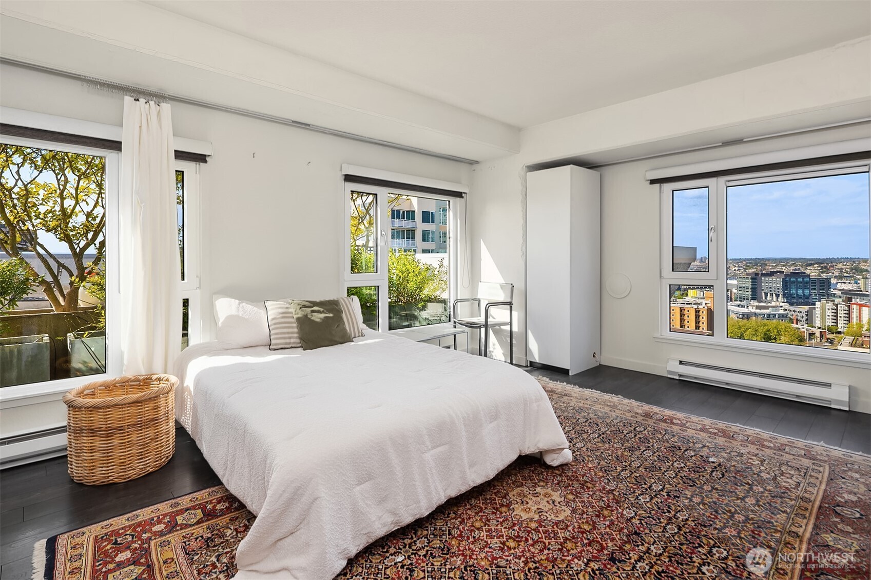 121 Vine Street Unit: 2506