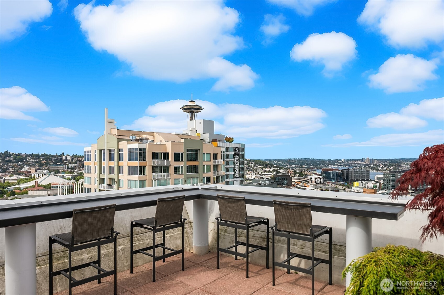 121 Vine Street Unit: 2506