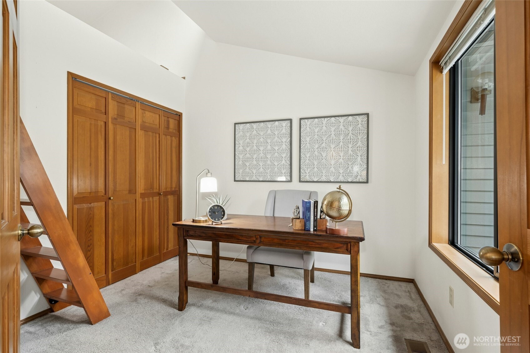 2420 Squak Mountain Loop SW