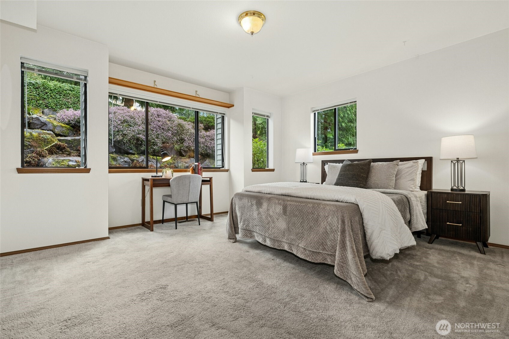 2420 Squak Mountain Loop SW