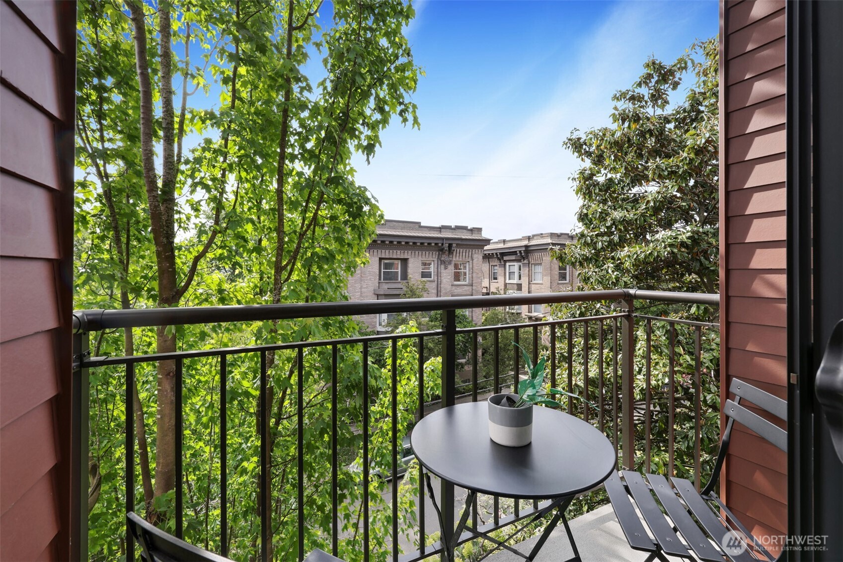 410 13th Avenue E Unit: PH 3