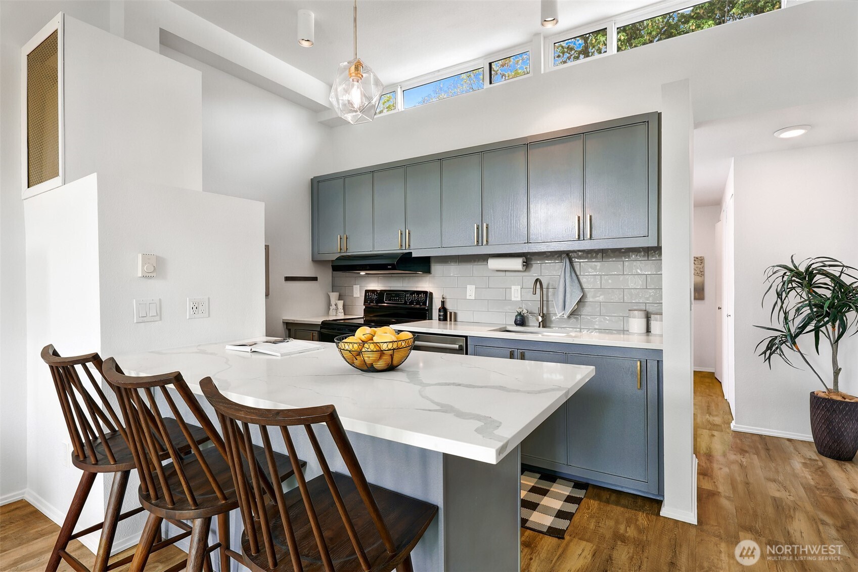 410 13th Avenue E Unit: PH 3