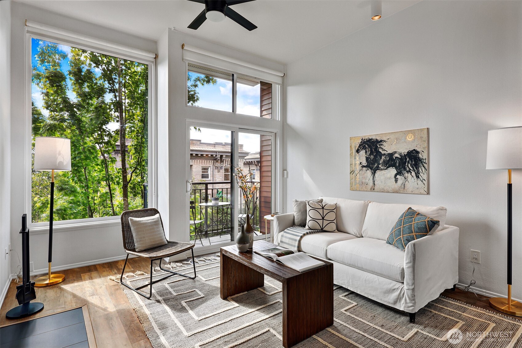410 13th Avenue E Unit: PH 3
