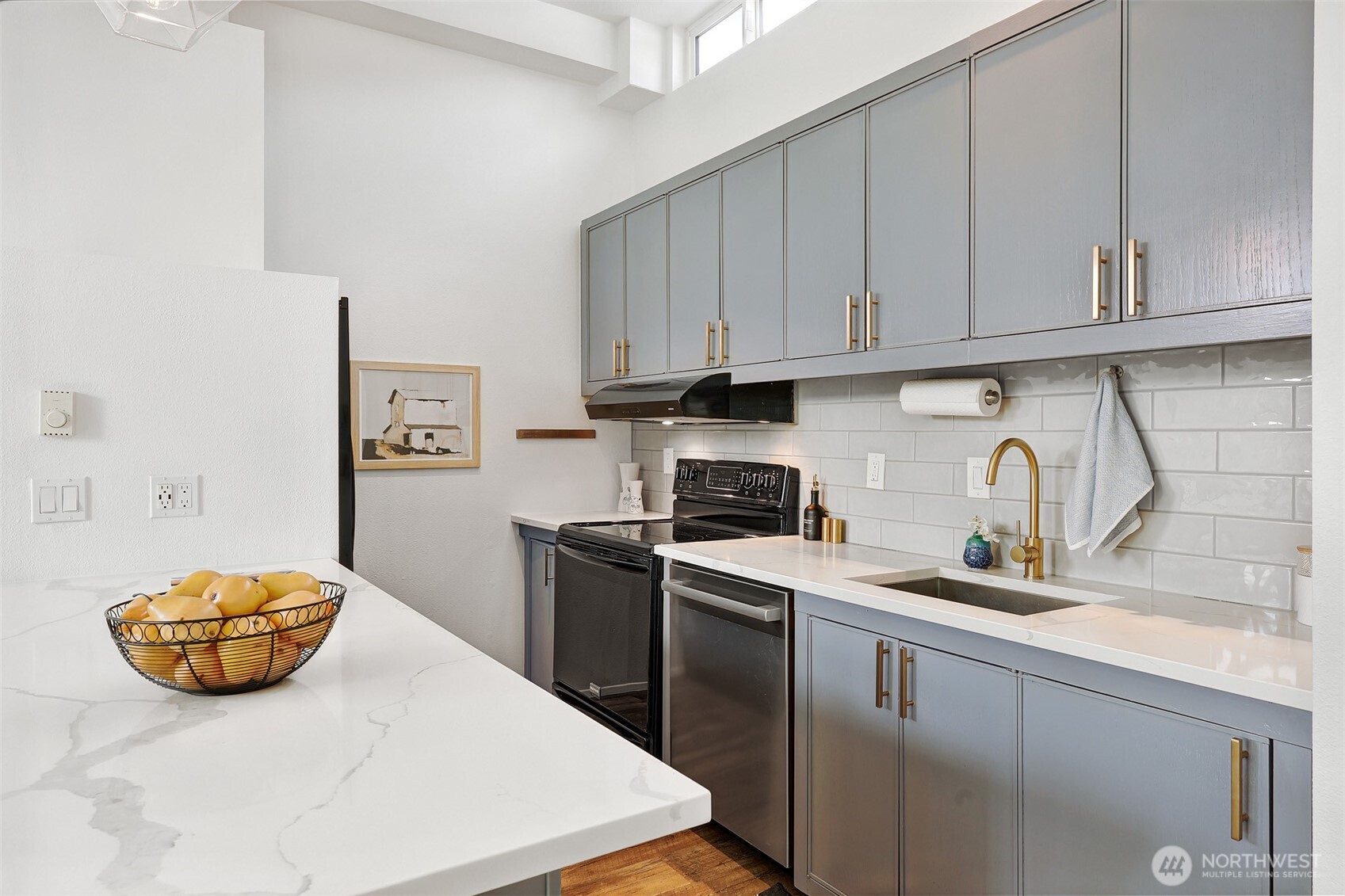410 13th Avenue E Unit: PH 3