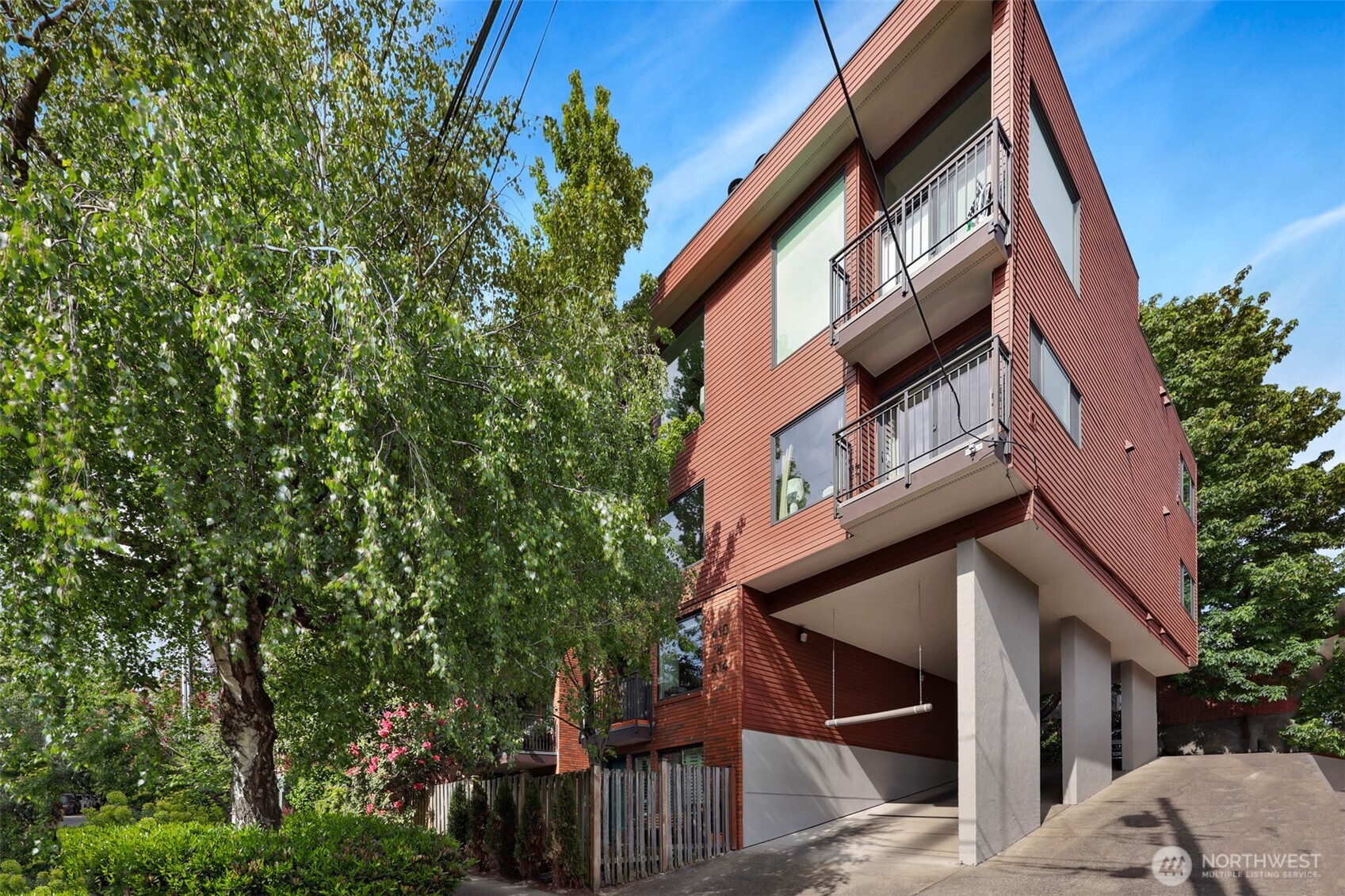 410 13th Avenue E Unit: PH 3