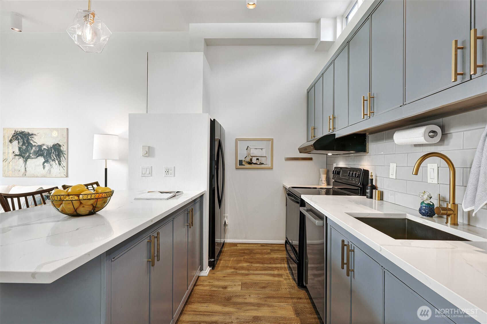 410 13th Avenue E Unit: PH 3