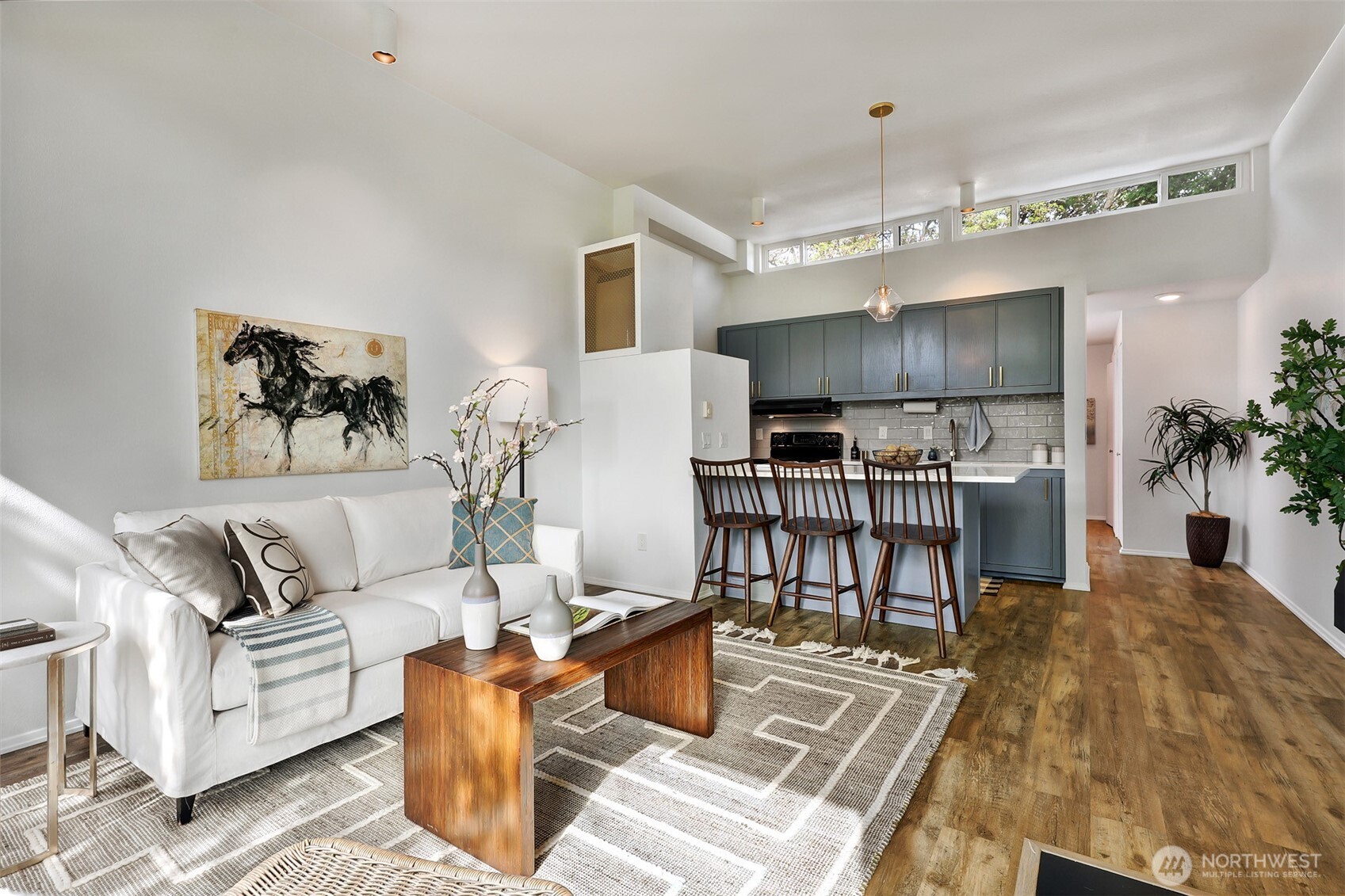 410 13th Avenue E Unit: PH 3