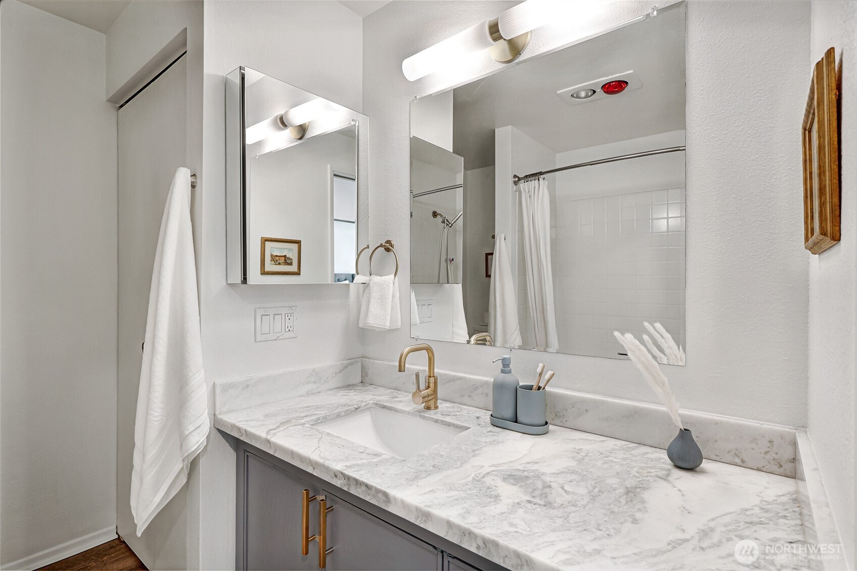 410 13th Avenue E Unit: PH 3