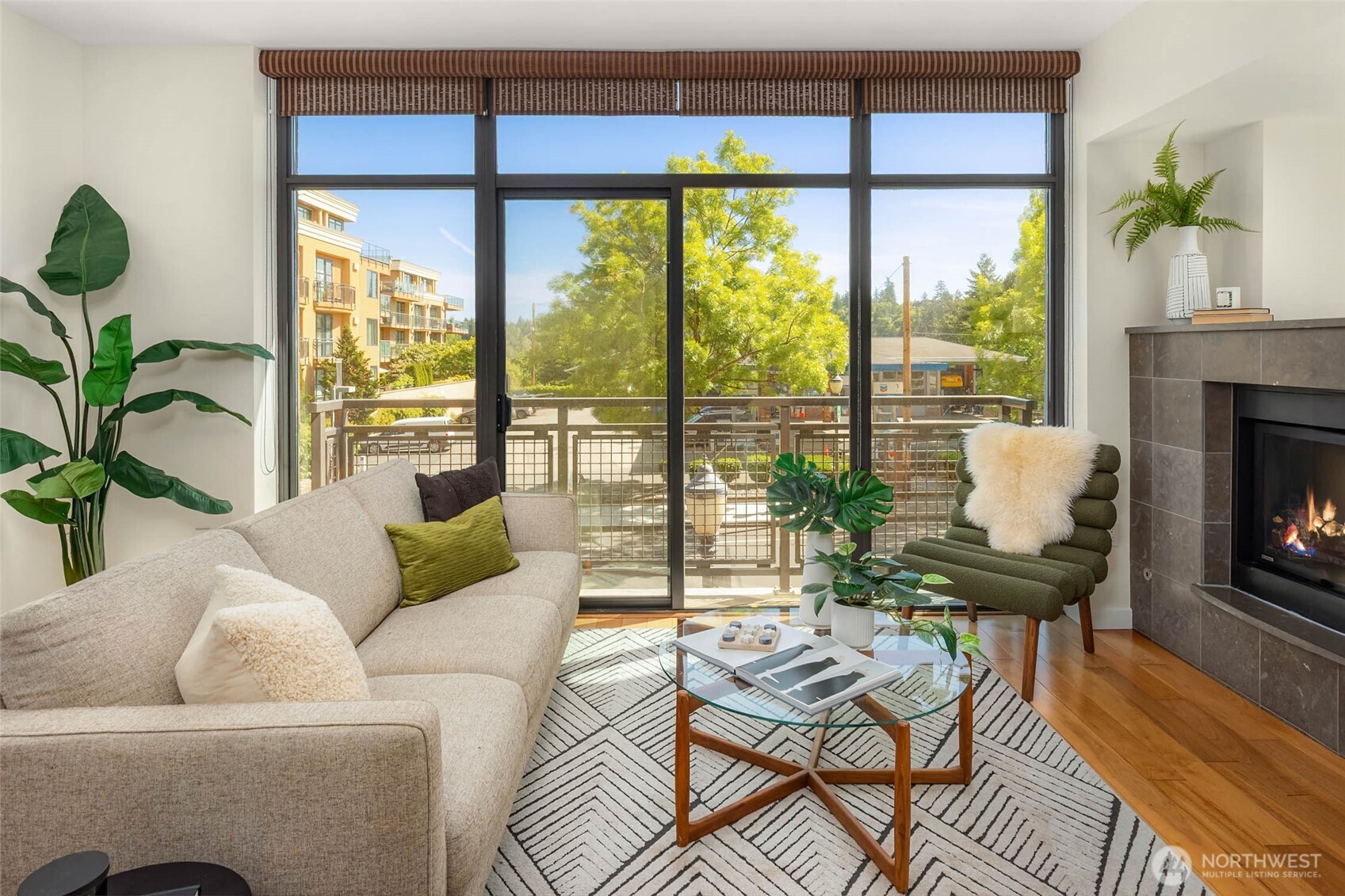 10000 Main Street Unit: 212