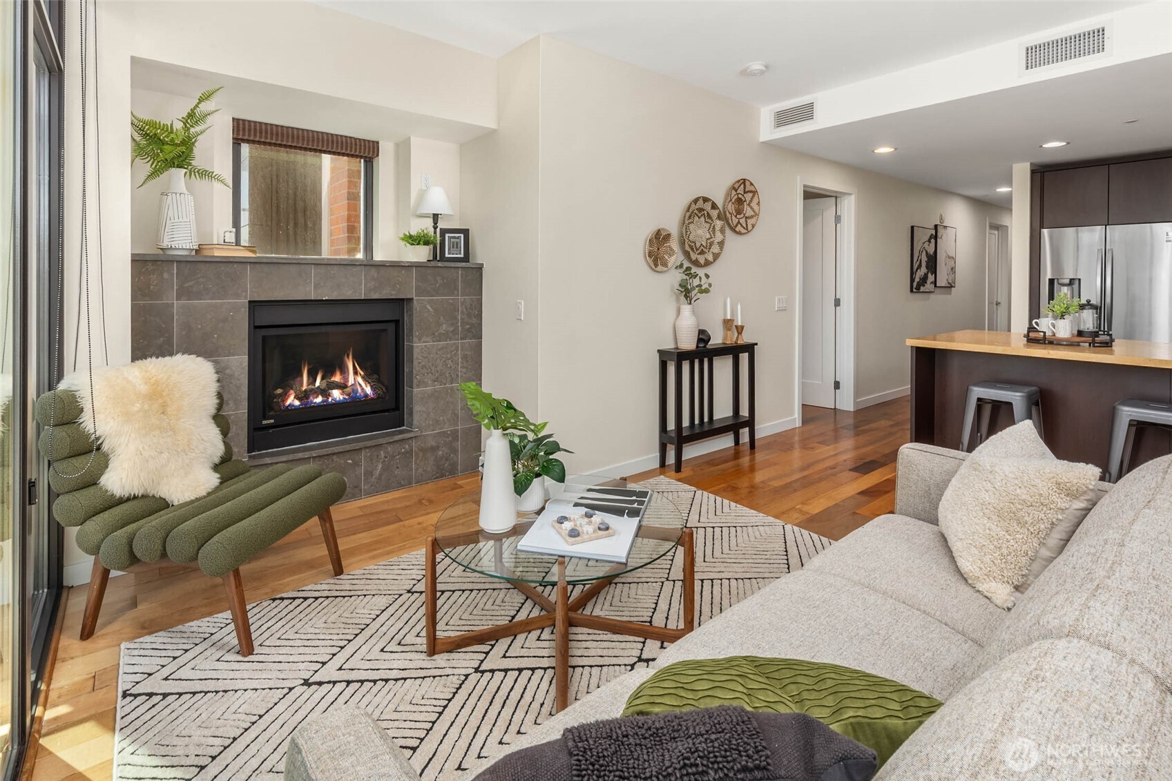 10000 Main Street Unit: 212
