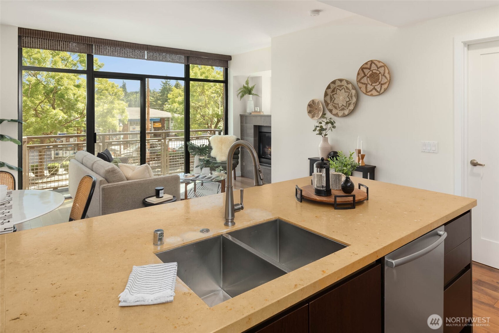 10000 Main Street Unit: 212