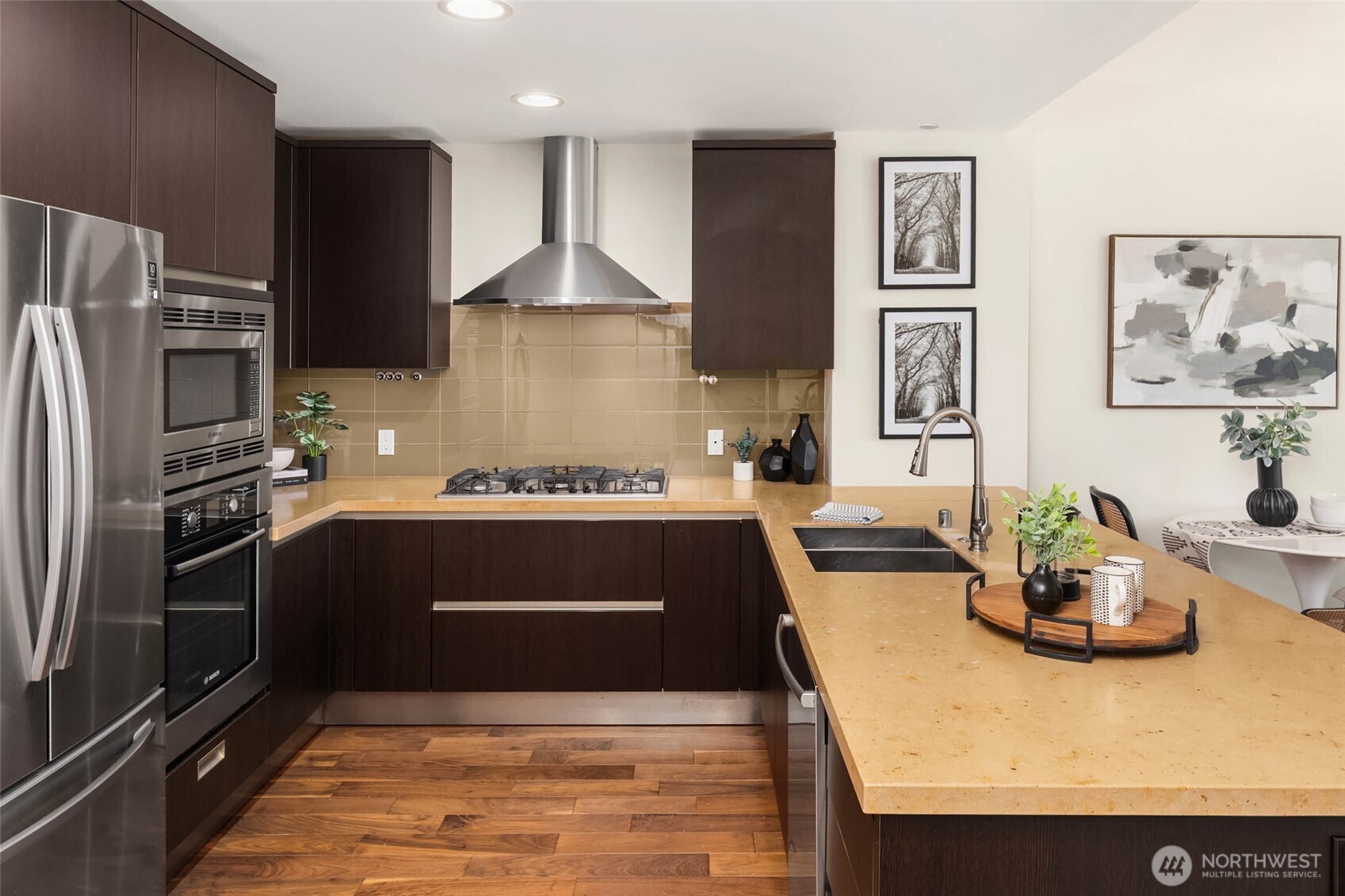 10000 Main Street Unit: 212