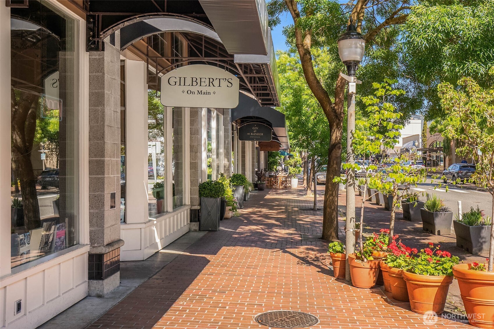 10000 Main Street Unit: 212