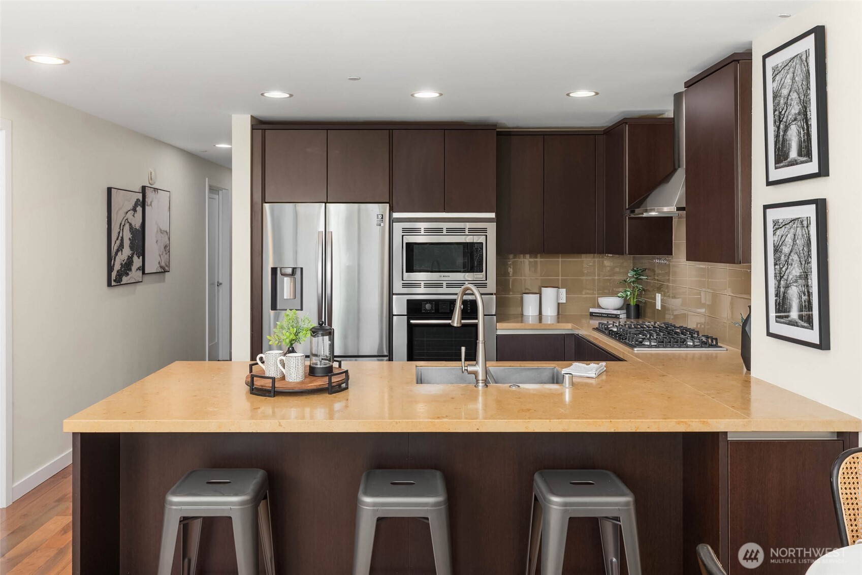 10000 Main Street Unit: 212