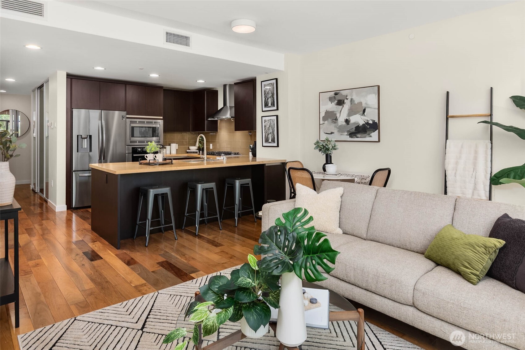 10000 Main Street Unit: 212