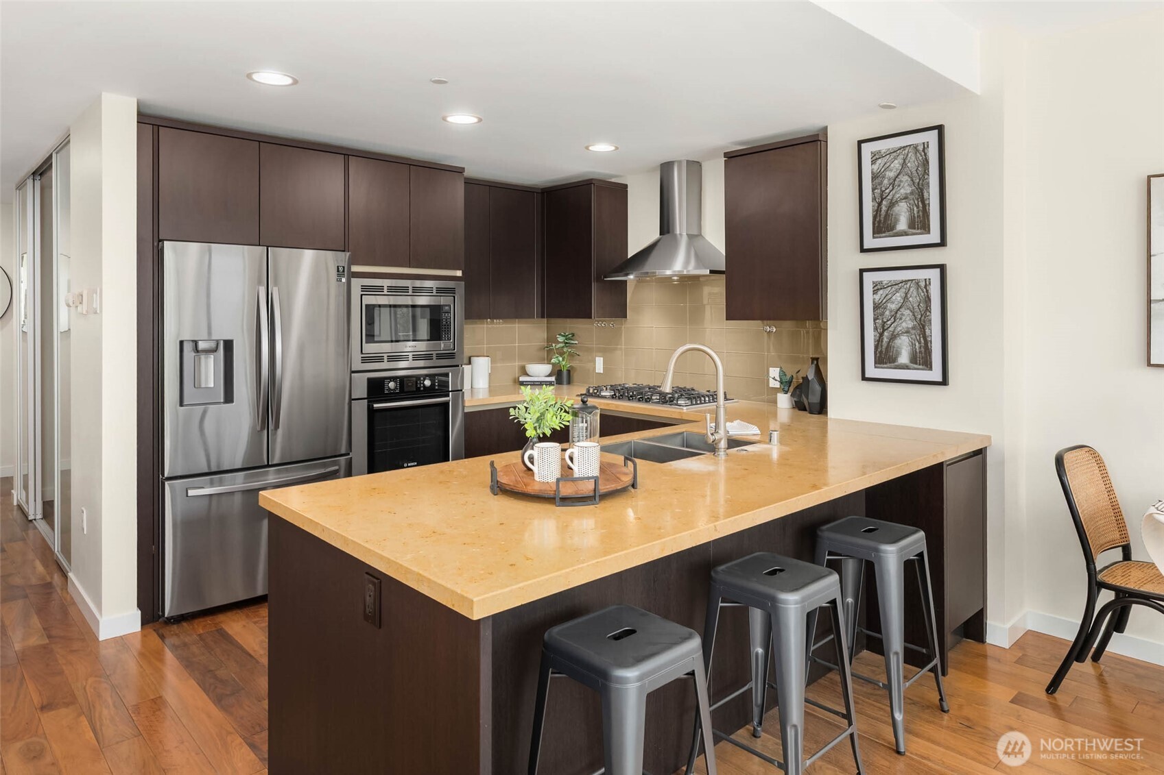 10000 Main Street Unit: 212