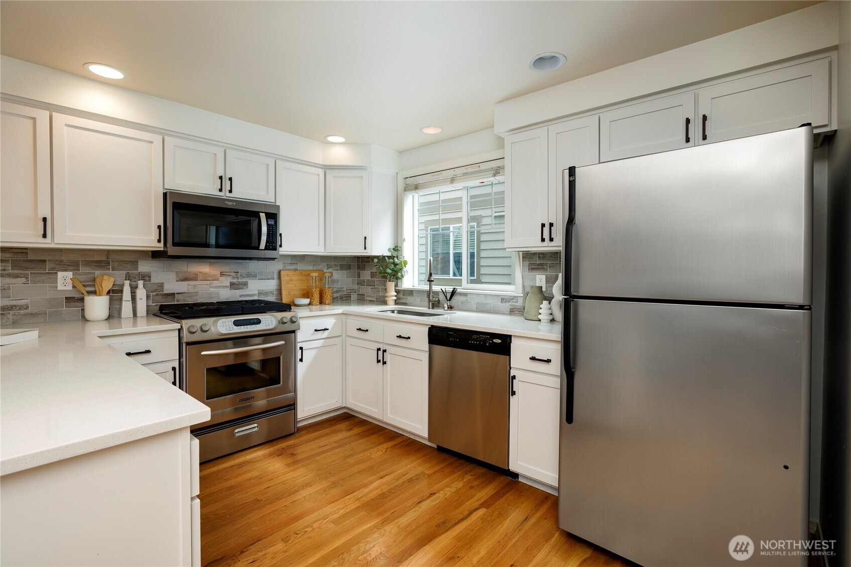 8505 Midvale Avenue N Unit: B