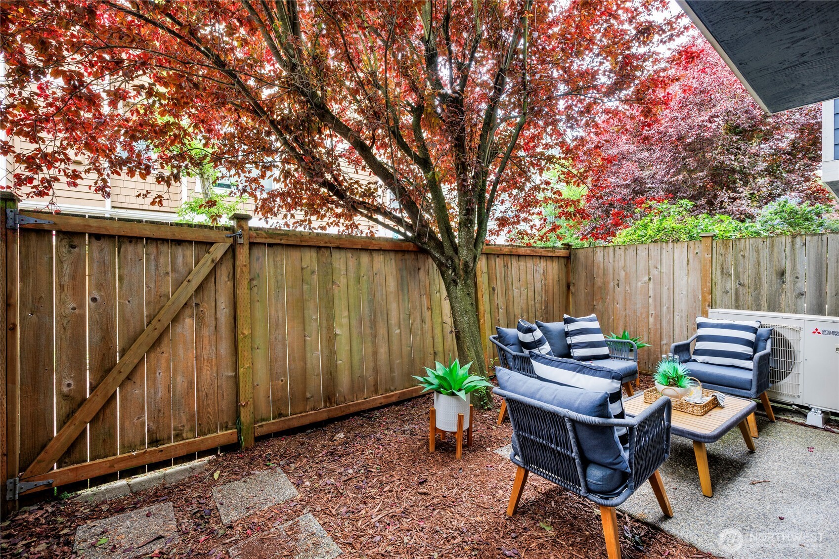8505 Midvale Avenue N Unit: B