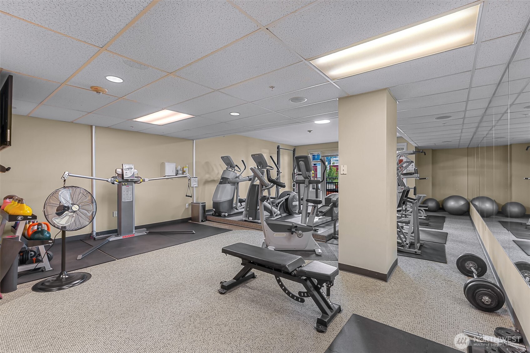 2607 Western Avenue Unit: 1203