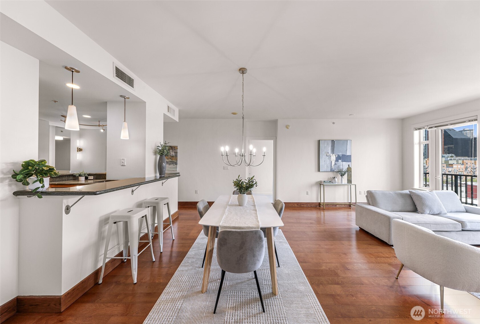 2607 Western Avenue Unit: 1203
