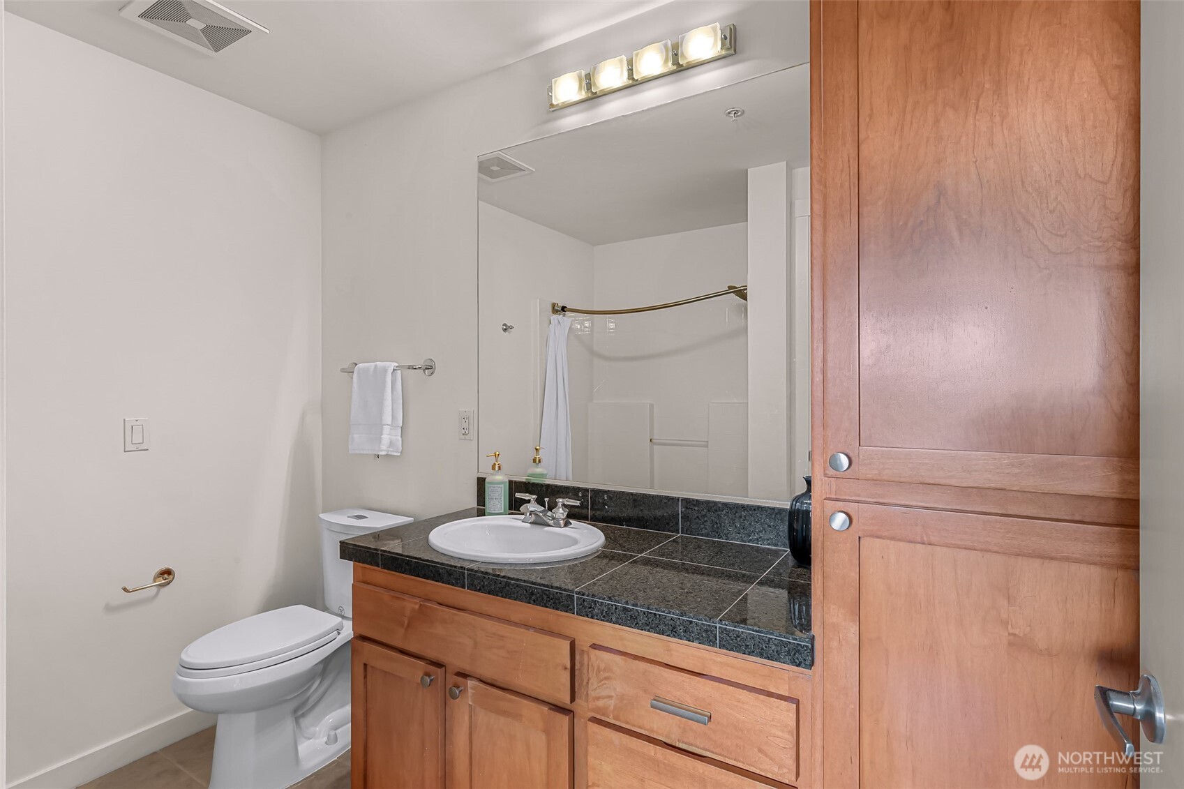 2607 Western Avenue Unit: 1203
