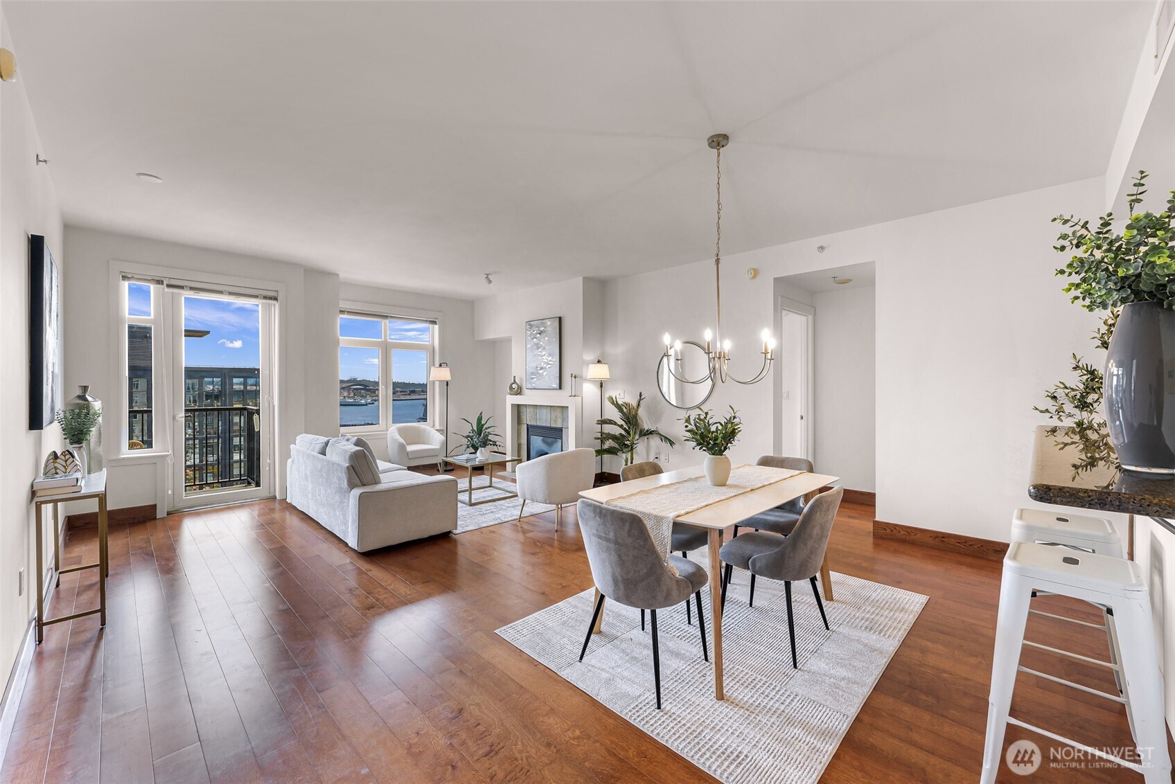 2607 Western Avenue Unit: 1203