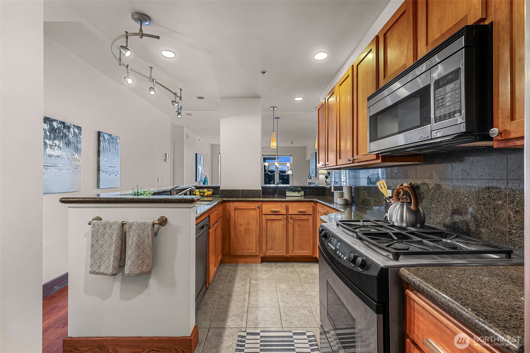 2607 Western Avenue Unit: 1203