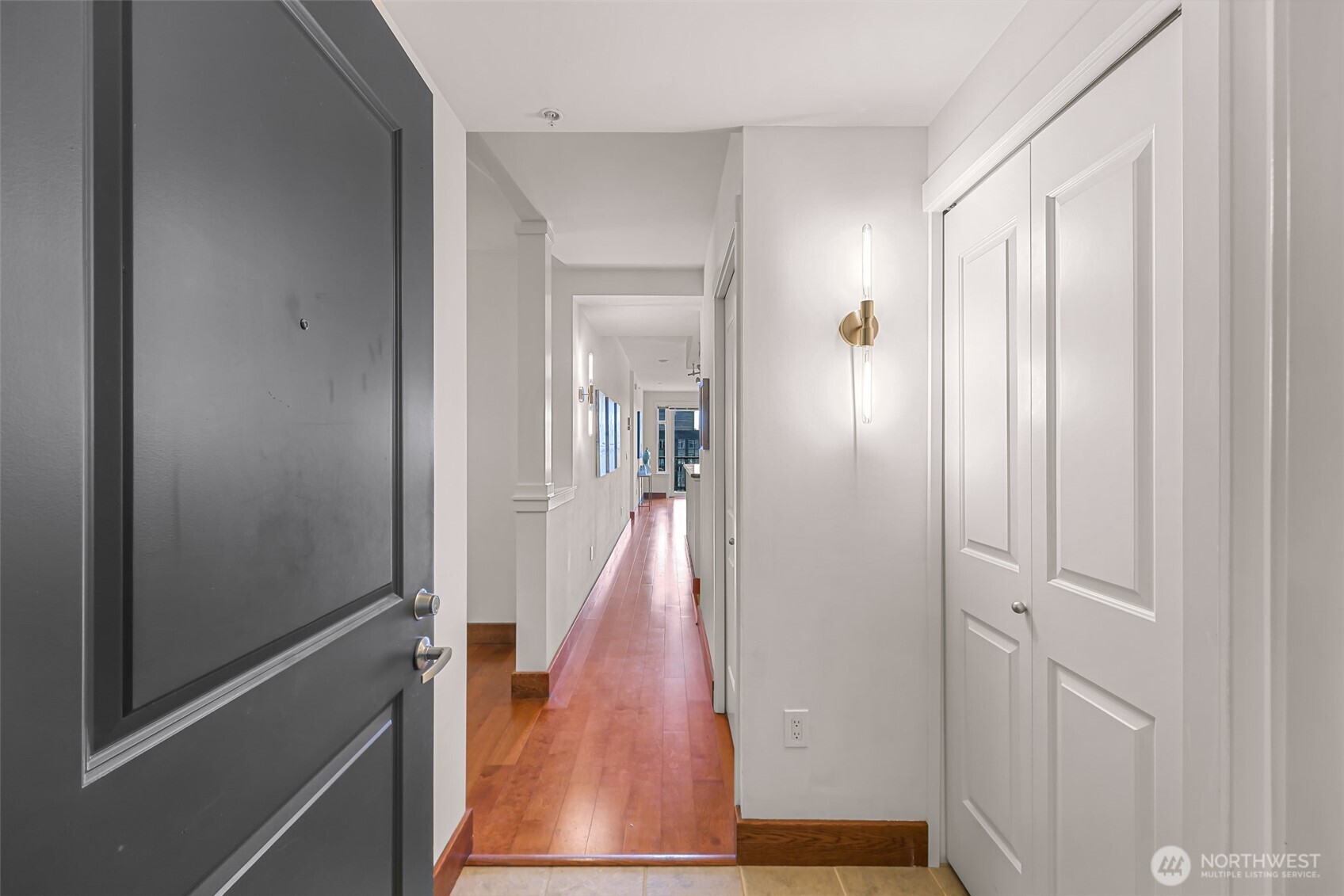 2607 Western Avenue Unit: 1203