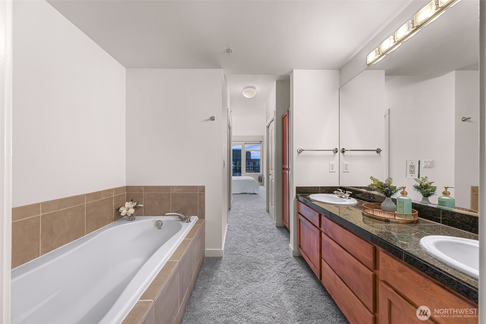 2607 Western Avenue Unit: 1203