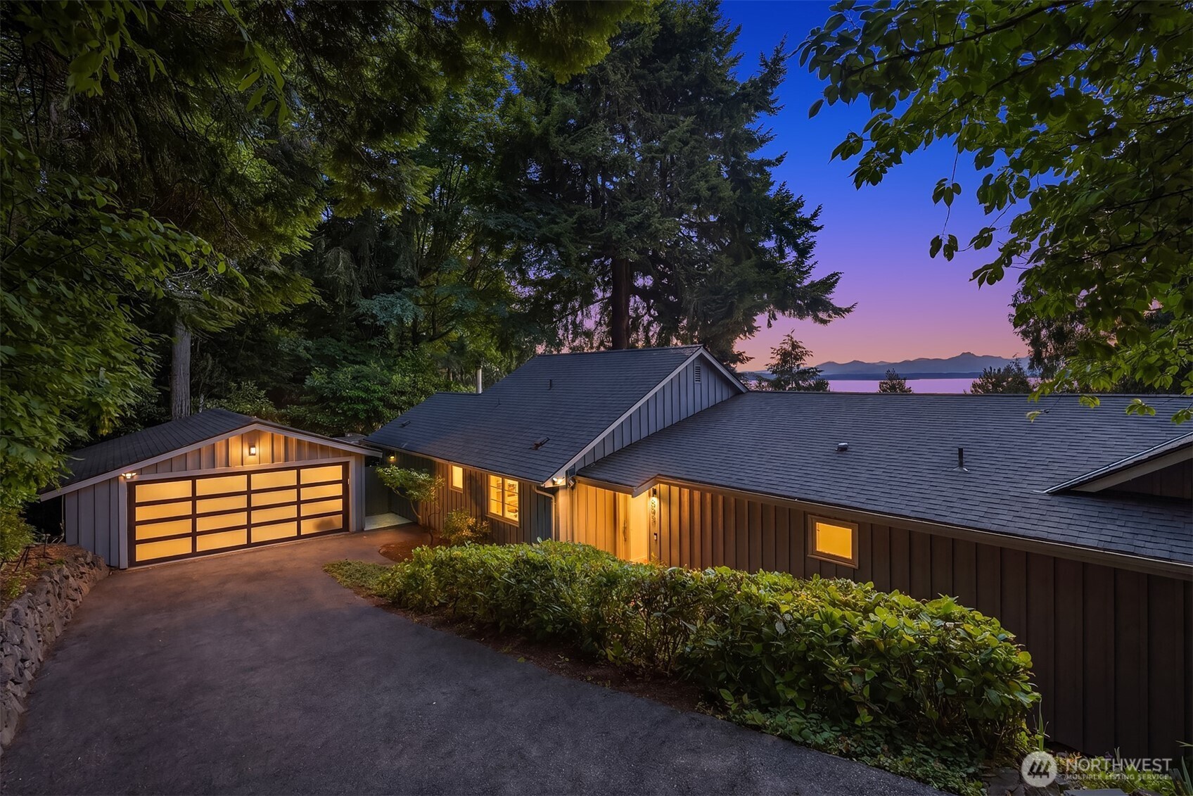 895 NW Elford Drive