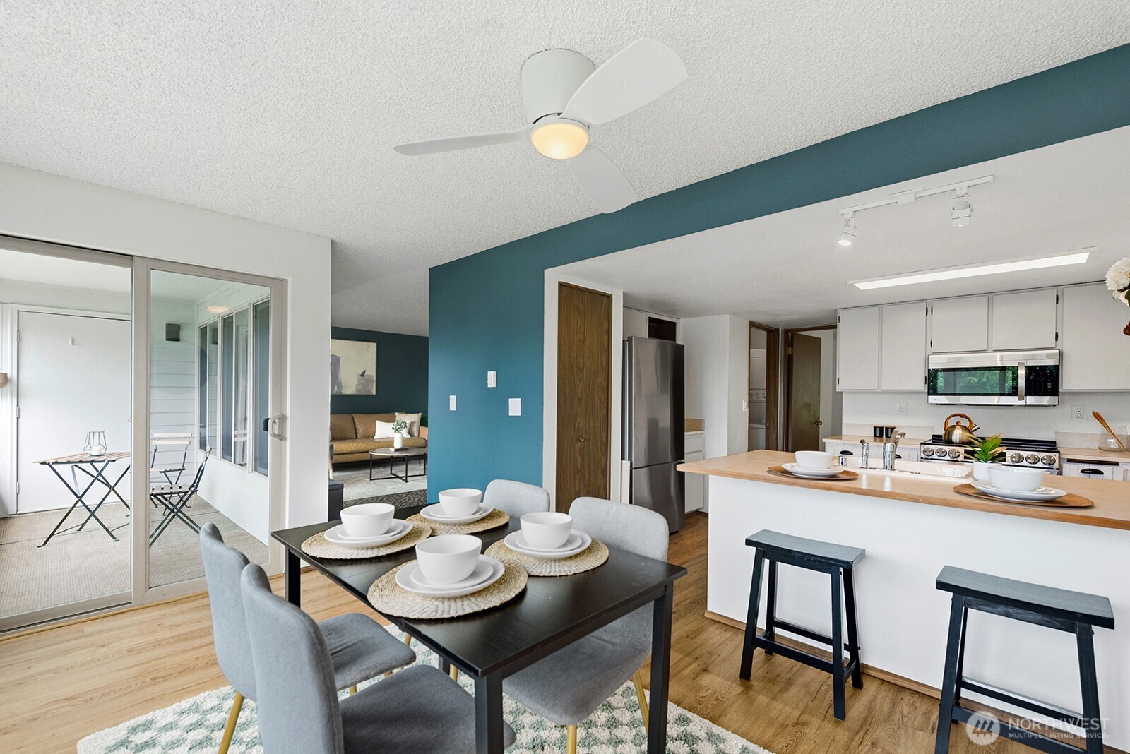 23403 Lake View Drive Unit: I202