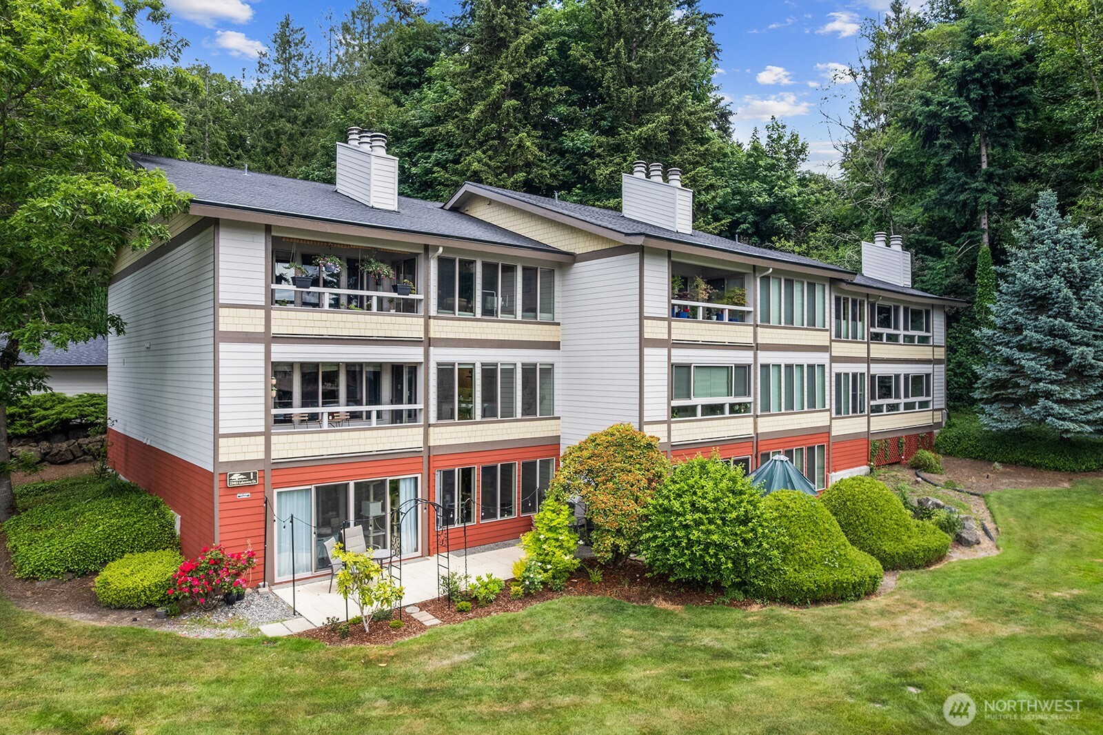 23403 Lake View Drive Unit: I202