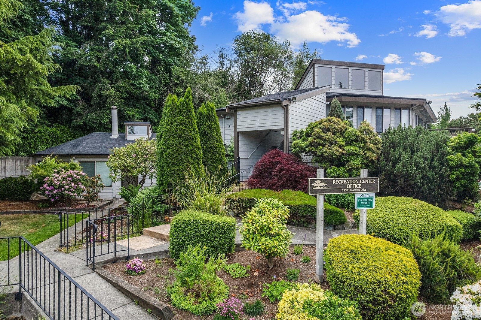23403 Lake View Drive Unit: I202