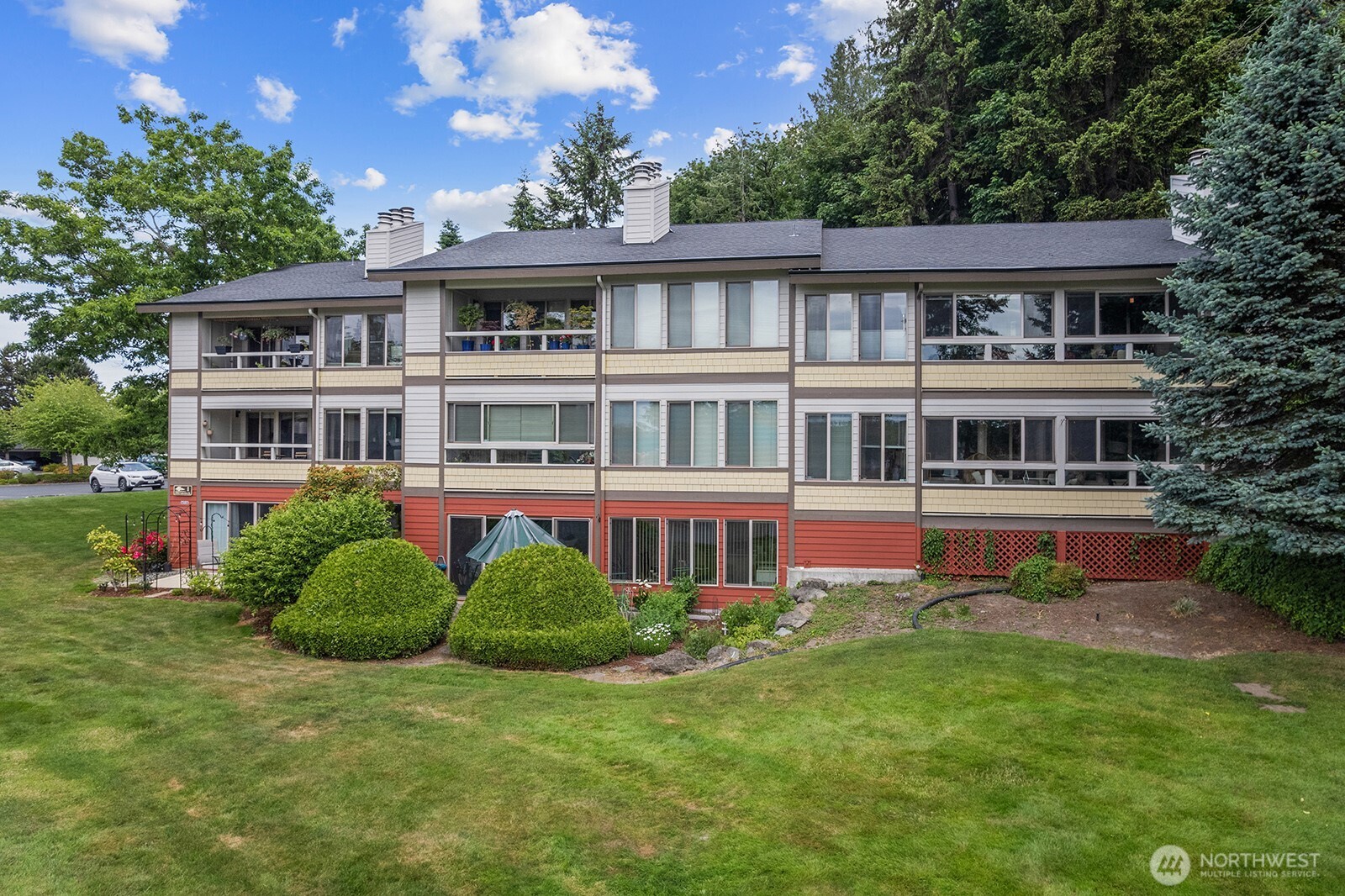 23403 Lake View Drive Unit: I202