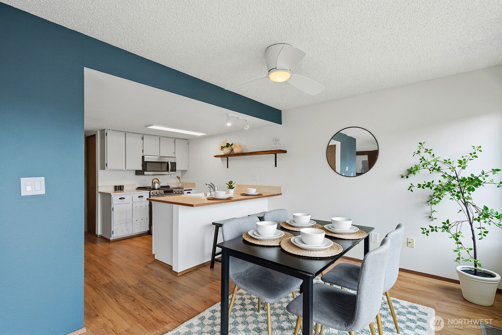 23403 Lake View Drive Unit: I202